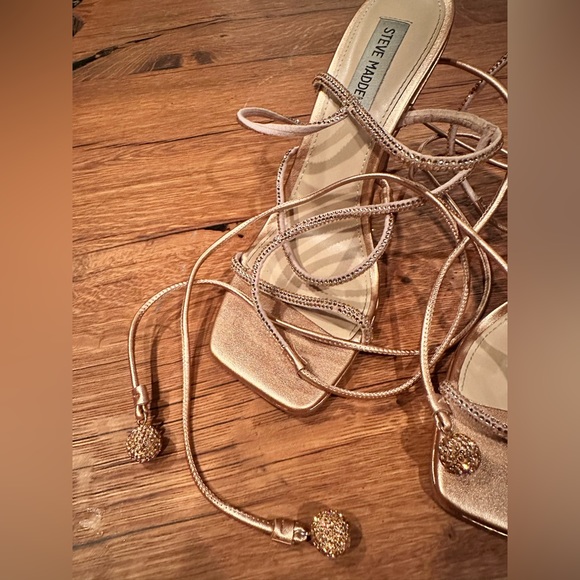 STEVE MADDEN ROSE GOLD RHINESTONE HEELS - Picture 3 of 6